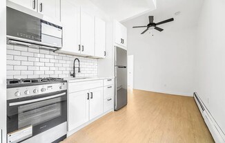 2 beds, 1 bath, $2,950, Unit 2L