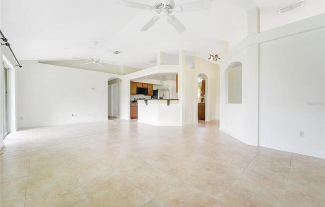 4390 King Edward Dr.
