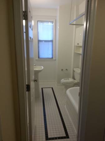1 bed, 1 bath, 681 sqft, $2,850, Unit H110