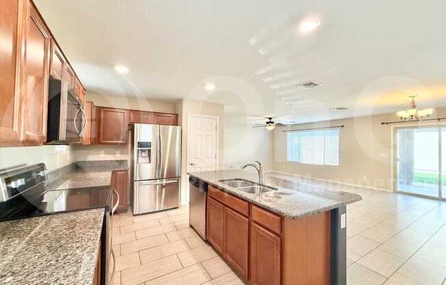 1147 S SAWYER