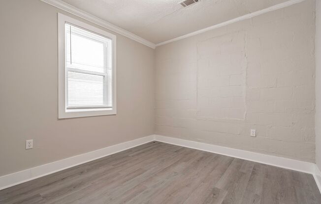 Charming Apartment Downtown Columbia - Housing Vouchers Accepted!