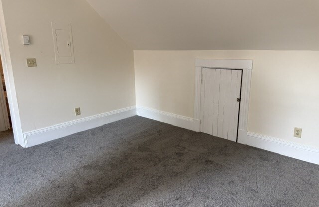 2 beds, 1 bath, 910 sqft, $2,300, Unit 2