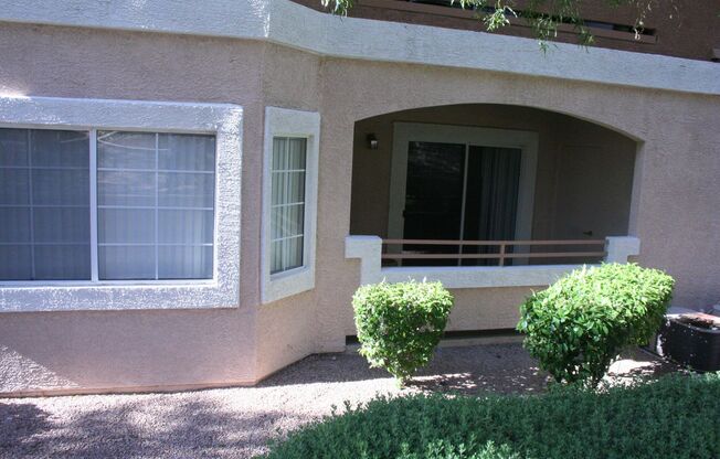2 Bed, 2 Bath, downstairs, 1 Story Unit, 1 Bay Garage, Appliances included