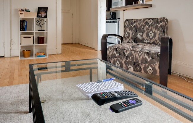 1 bed, 1 bath, $1,095, Unit 38