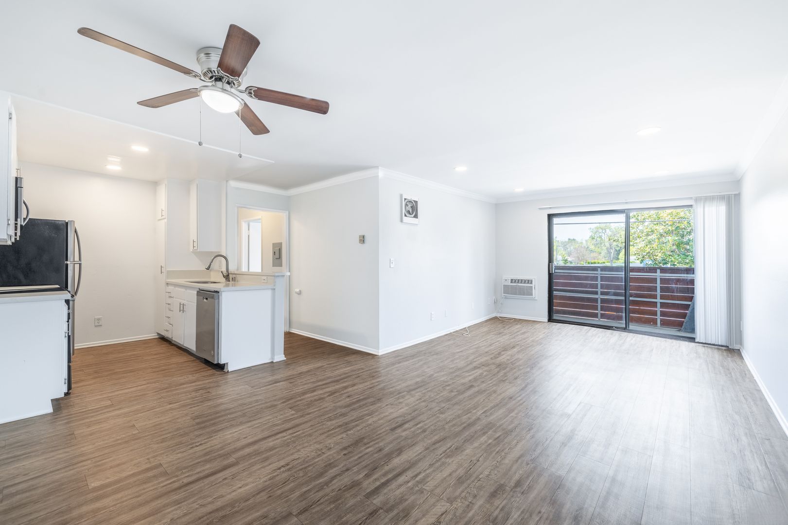 1 bed, 1 bath, 695 sqft, $1,798, Unit 204