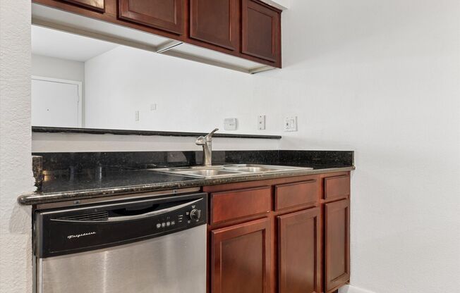 1 bed, 1 bath, $1,399, Unit # 2077