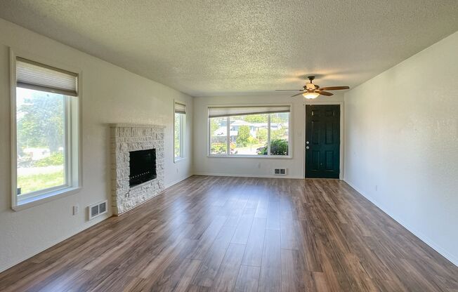 2 beds, 1 bath, $2,095