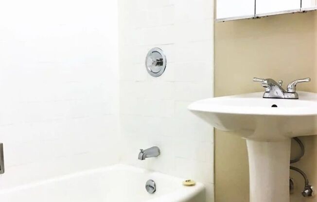 1 bed, 1 bath, 650 sqft, $1,865, Unit 412