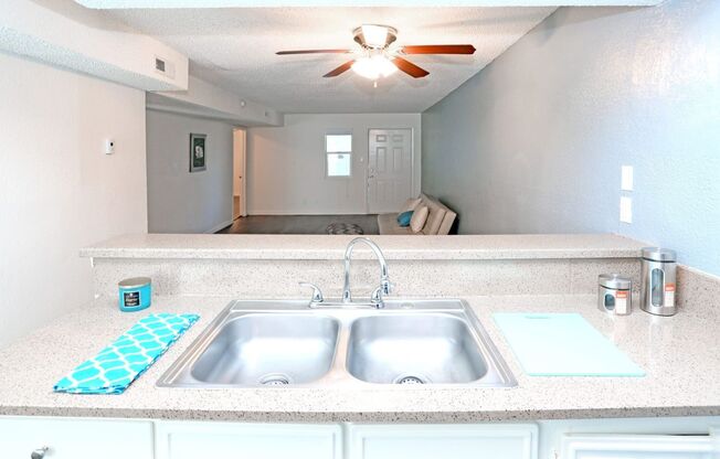 1 bed, 1 bath, 653 sqft, $950, Unit 264