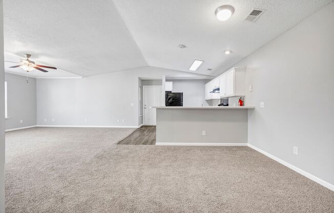 2 beds, 2 baths, 1,350 sqft, $1,380, Unit 418-418E