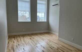 2 beds, 1 bath, 900 sqft, $2,195, Unit 43