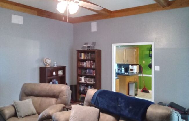 3 beds, 2 baths, $1,700