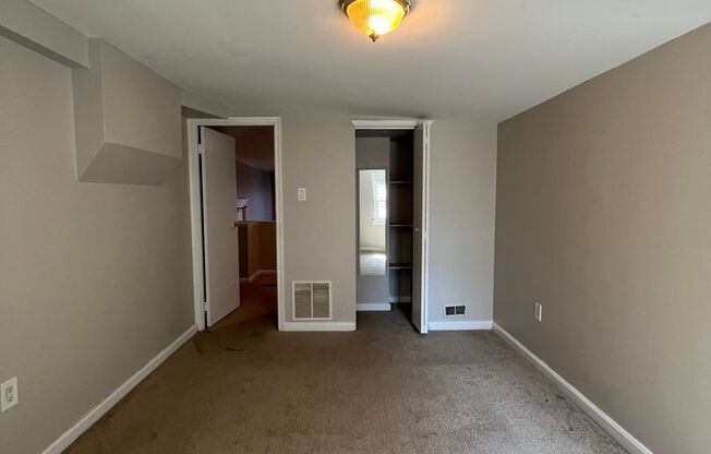 2 beds, 1 bath, $2,000