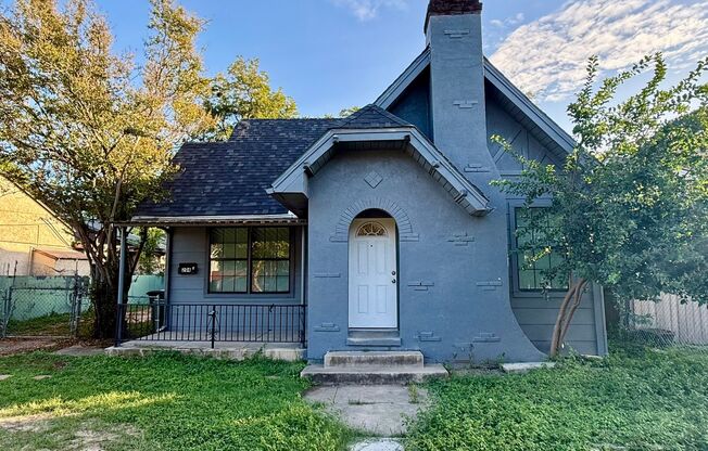 Newly renovated home with all the modern touches: Wood-laminate floors, Stainless Steel Appliances, New Cabinets and Countertops, Large Bedrooms & Backyard