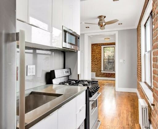 3 beds, 1 bath, $7,495, Unit 6F