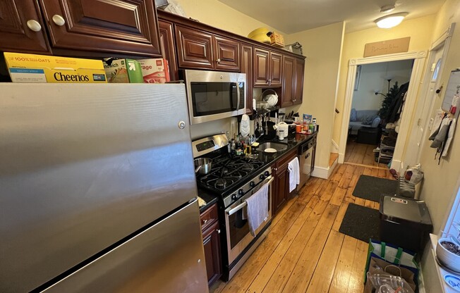 11 WHITE ST PL