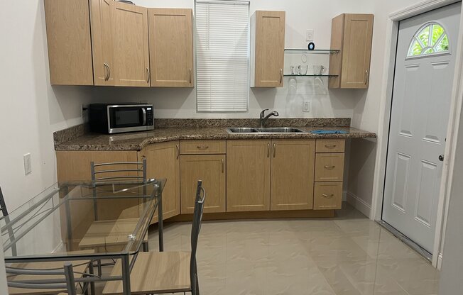 1412 SW 82 CT