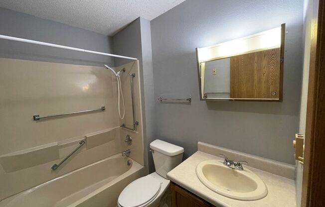 1 bed, 1 bath, 675 sqft, $700, Unit 3