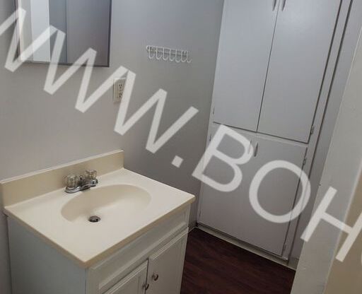 1 bed, 1 bath, 650 sqft, $799, Unit 12