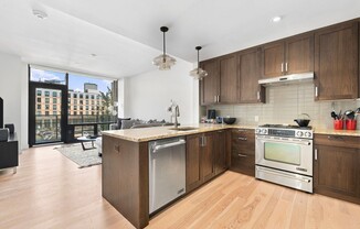 32 Traveler Street