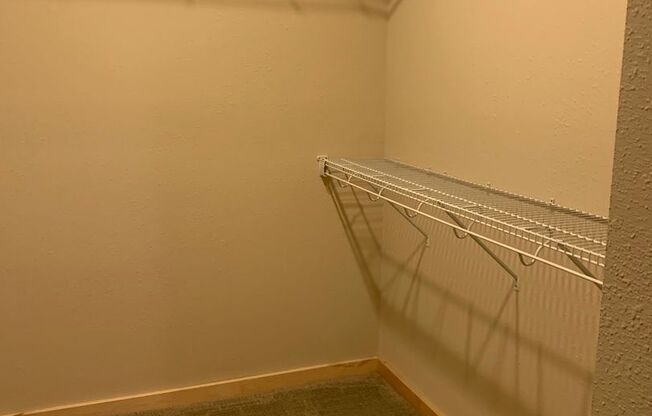 1 bed, 1 bath, 902 sqft, $1,975, Unit 511