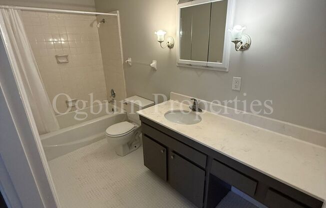 3 beds, 2 baths, $1,295, Unit 103-B