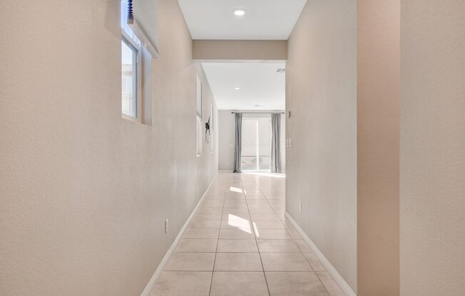 Gorgeous 4 Bedroom, 2 Story Home in SW/Mountains Edge!