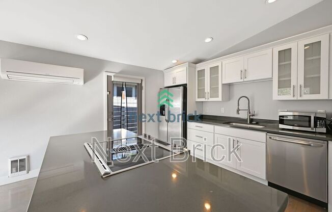 5438 26 AVE SW