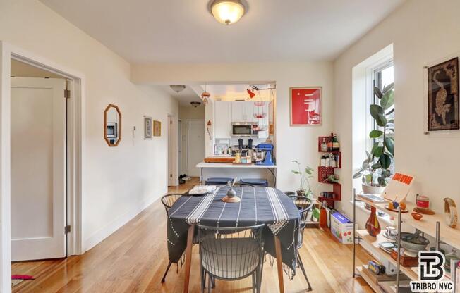 955 SENECA AVE