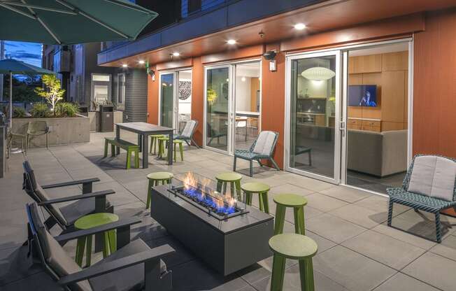 ArcCentral_Beaverton_OR_Amenity_CommunityRoomOutdoor_Firepit