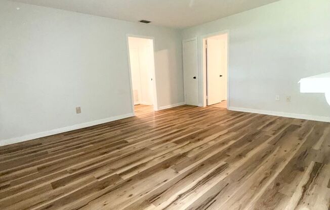 1016 Alba Drive 2/1, Half Duplex