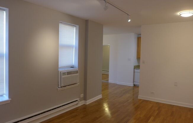 2 beds, 2 baths, 920 sqft, $2,095, Unit 906