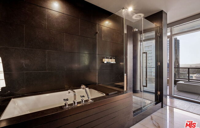 3 beds, 4 baths, 3,670 sqft, $15,000, Unit 2204