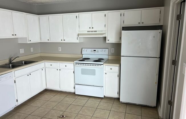 Unfurnished 2 Bedroom, 1.5 Bath Town Home in Socastee Available Soon!