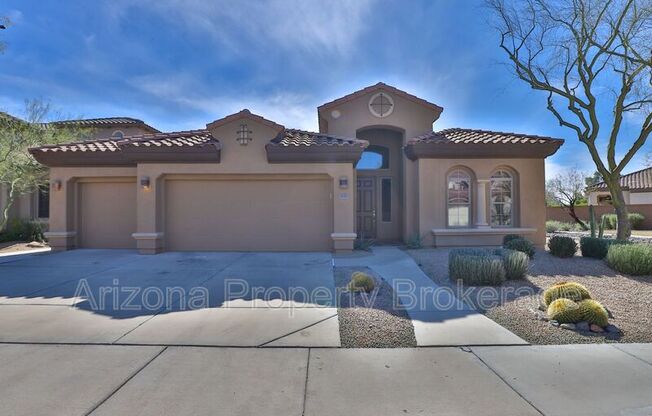 2021 W GLORIA LN