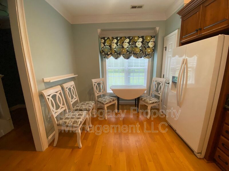 104 W SAVANNAH RDG RD