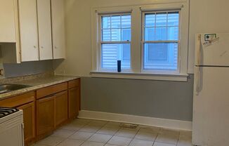 3 beds, 1 bath, 1,300 sqft, $1,300, Unit #1 Down