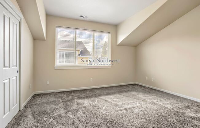 3 beds, 3.5 baths, $2,695