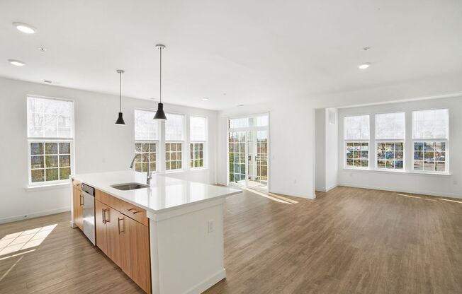 2 beds, 2 baths, 1,373 sqft, $3,375, Unit 322