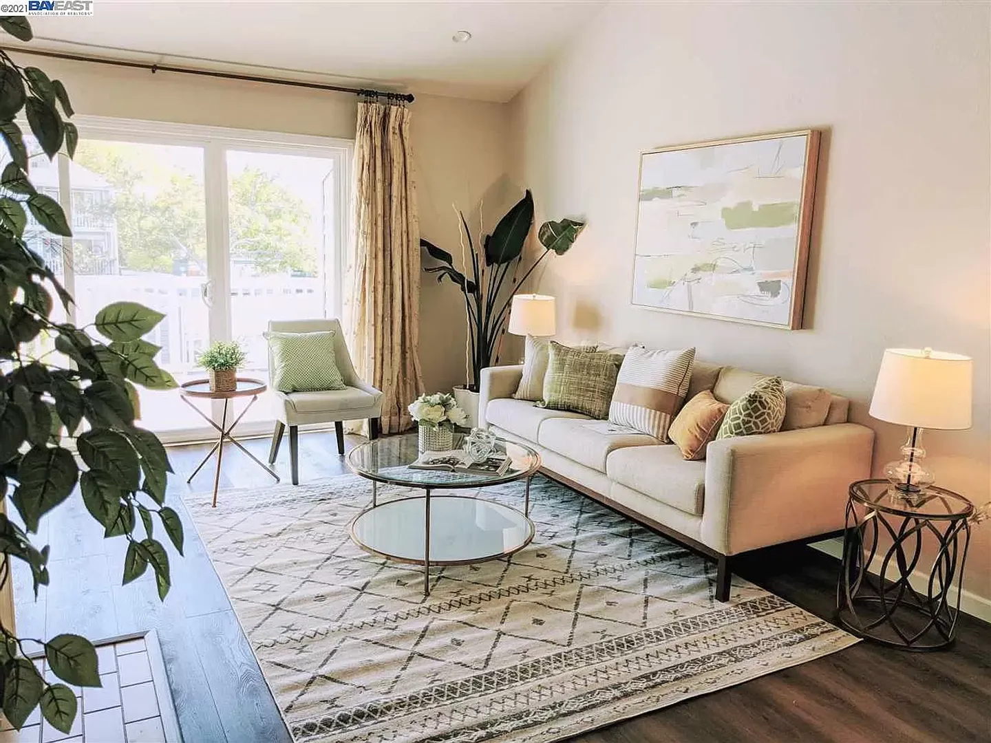 $2850 / 2 BR - GORGEOUS MEADOWBROOK CONDO IN CENTRAL FREMONT