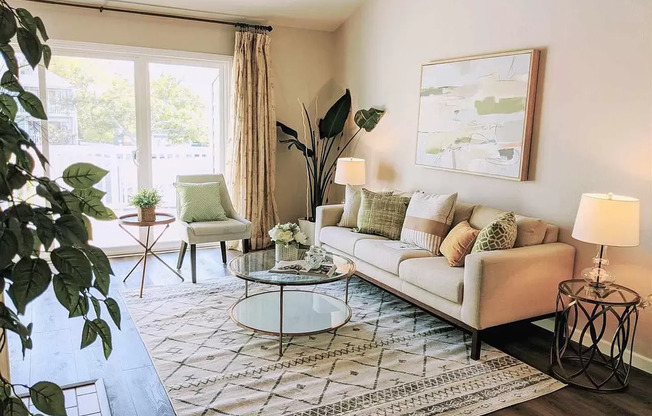 $2850 / 2 BR - GORGEOUS MEADOWBROOK CONDO IN CENTRAL FREMONT
