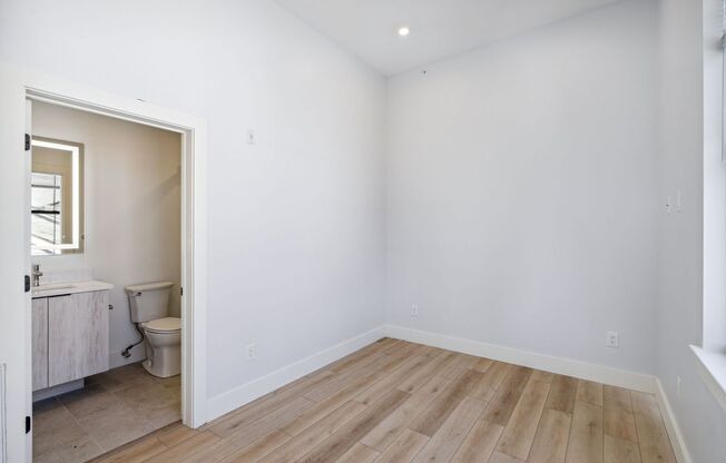 1 bed, 1 bath, $1,950, Unit 19