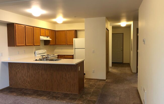 2 beds, 1 bath, 905 sqft, $1,675, Unit 21-405