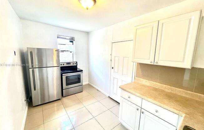550 NORTHWEST 30 ST