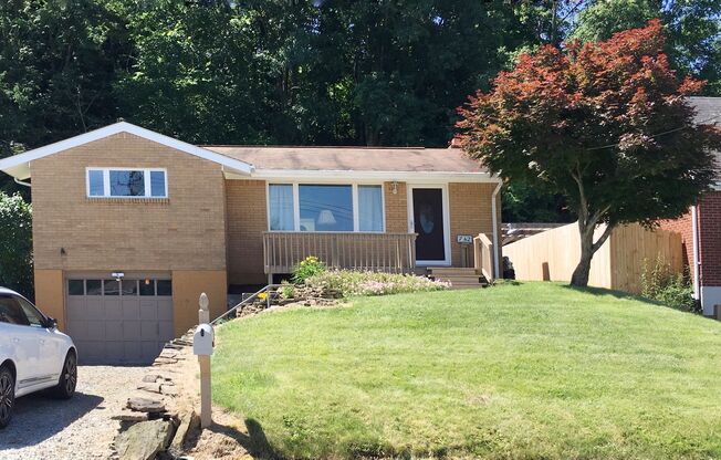 Single Family home in Plum