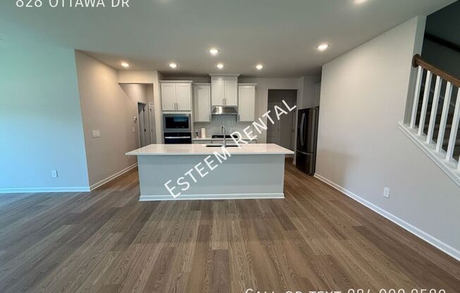 828 OTTAWA DR