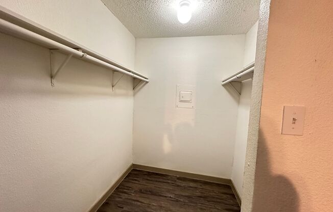 2 beds, 2 baths, 845 sqft, $1,100, Unit 5