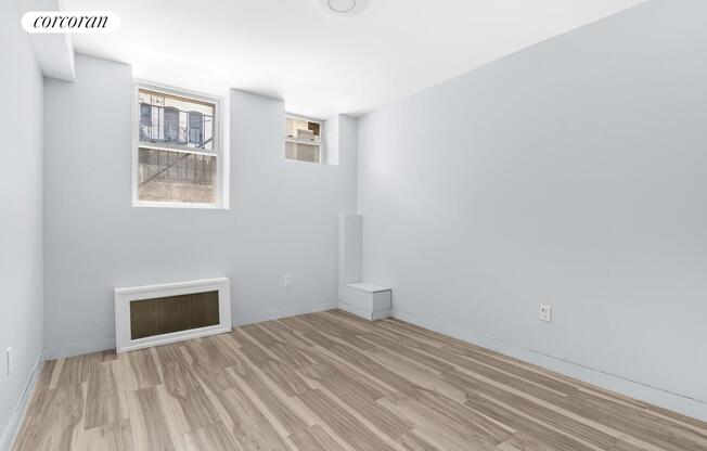 20 22 LINDEN ST