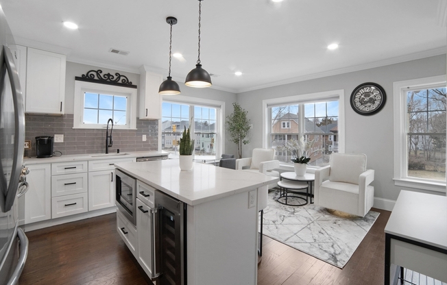 593 GALLIVAN BLVD