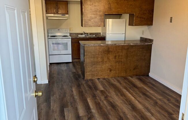 1 bed, 1 bath, 550 sqft, $700, Unit Unit 2